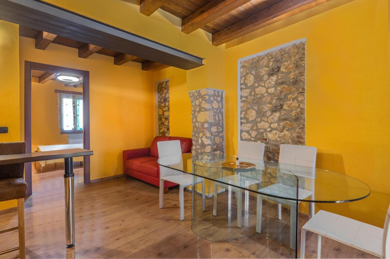 Stylish 2 Bedroom With Balcony Verona Buitenkant foto